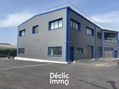 Entrepôt - 2 400 m²