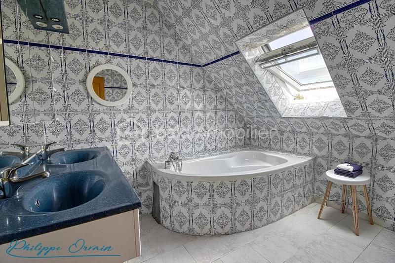 Pavillon - 149 m² - 7 pièces