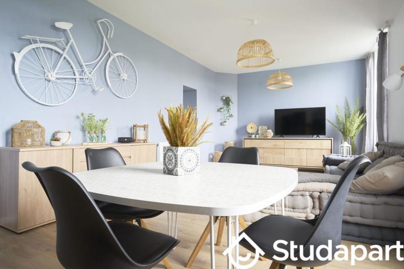 Chambre - 13 m² - 1 pièce