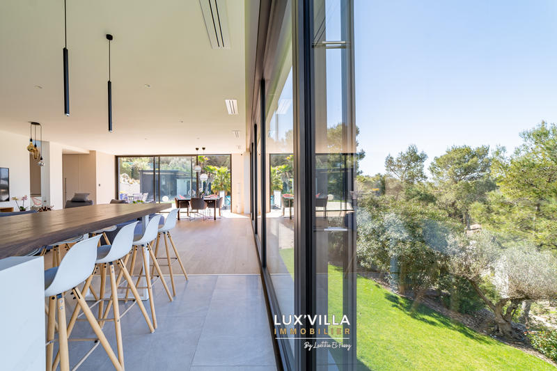 Villa - 397 m² - 10 pièces