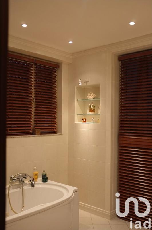 Maison - 380 m² - 11 pièces