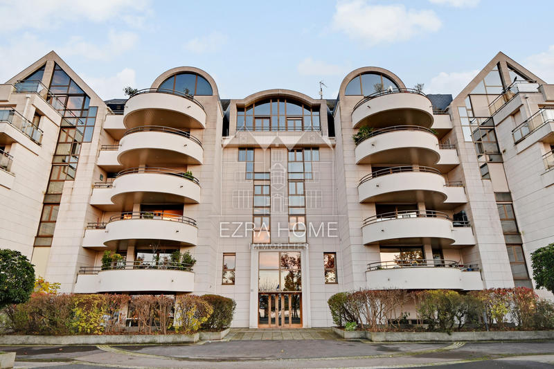 Appartement - 144 m² - 6 pièces