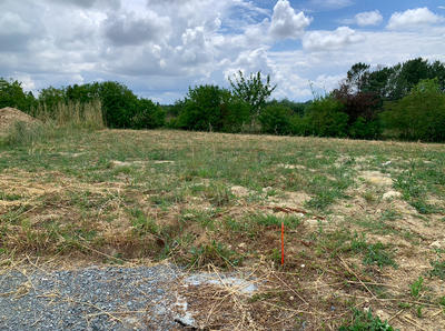 Terrain constructible - 1 017 m²