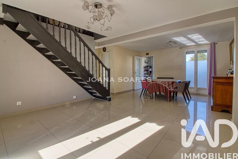 Maison - 90 m² - 5 pièces