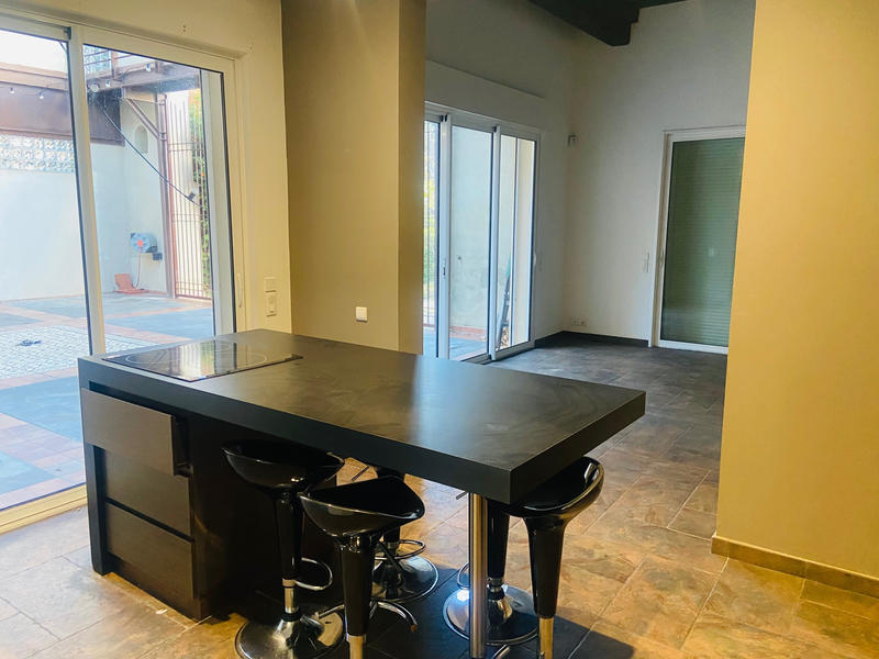 Mas - 565 m² - 5 pièces