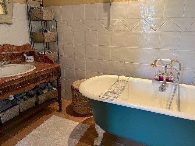 Maison traditionnelle - 217 m² - 7 pièces