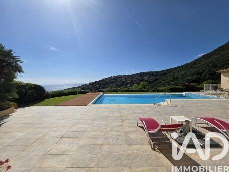 Maison - 352 m² - 7 pièces