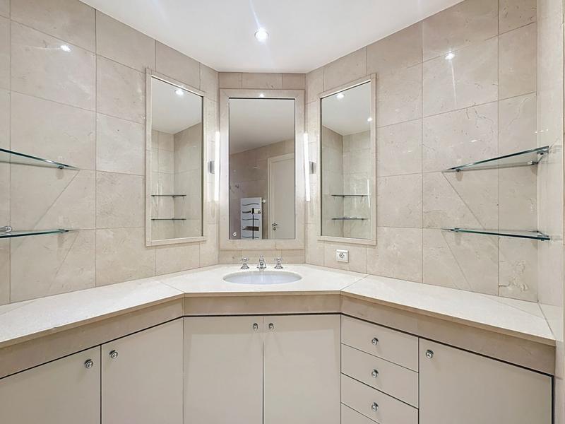 Appartement - 95 m² - 4 pièces