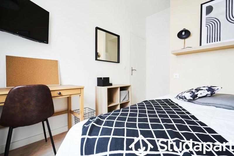 Chambre - 13 m² - 1 pièce