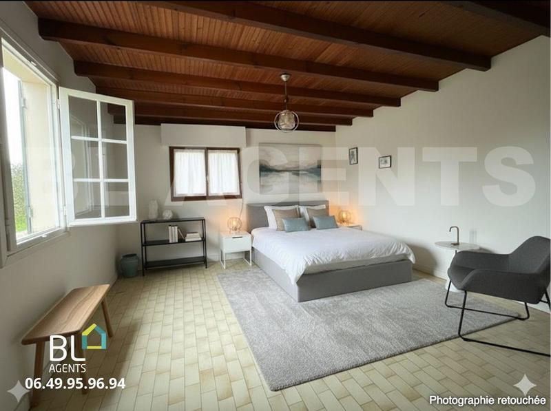 Maison traditionnelle - 226 m² - 7 pièces