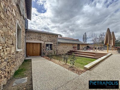 Maison ancienne - 160 m² - 3 pièces