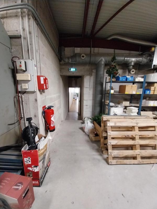 Divers - 1 051 m² - 15 pièces