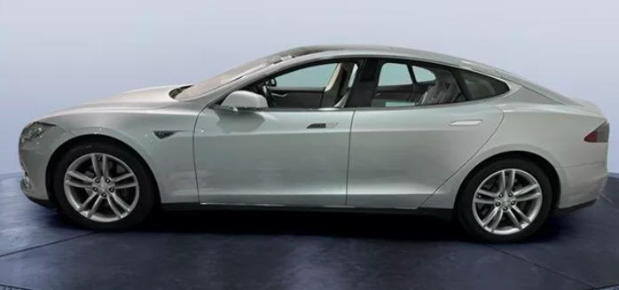 Tesla Model s Performance tva récupérable