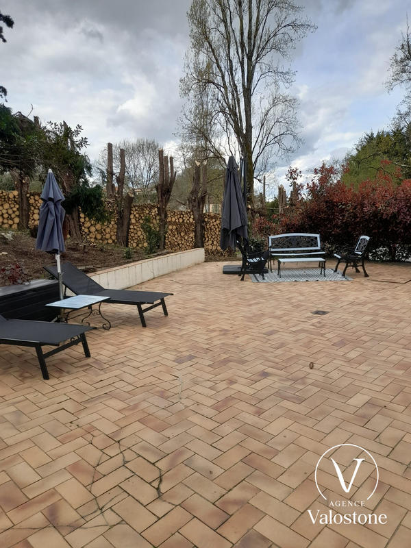 Maison - 205 m² - 5 pièces