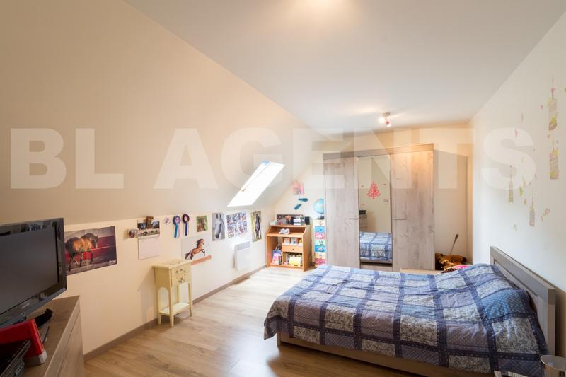 Maison traditionnelle - 264 m² - 8 pièces