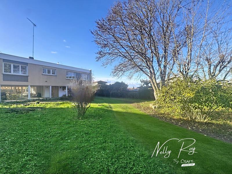 Maison - 137 m² - 7 pièces