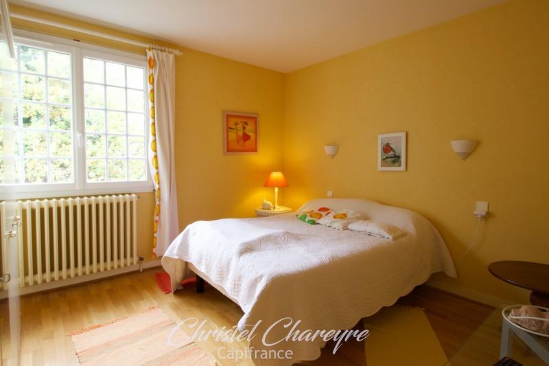 Maison - 196 m² - 8 pièces