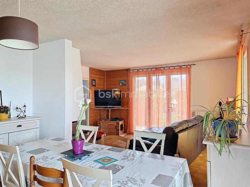 Maison traditionnelle - 90 m² - 4 pièces