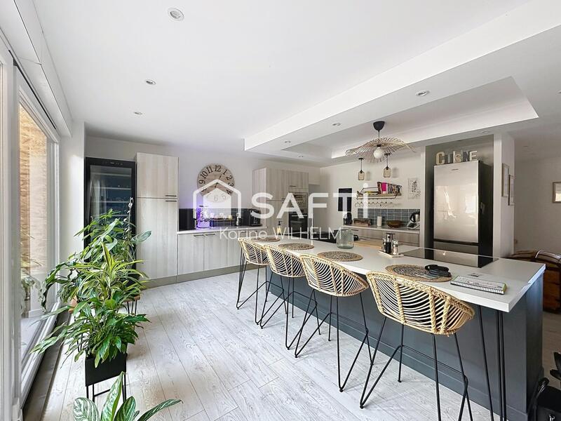 Appartement - 143 m² - 8 pièces