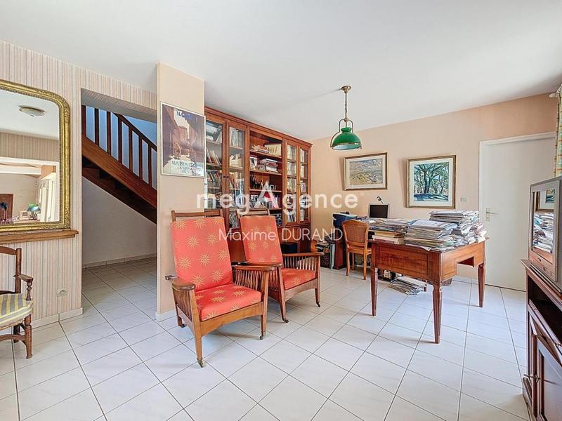 Maison - 275 m² - 11 pièces