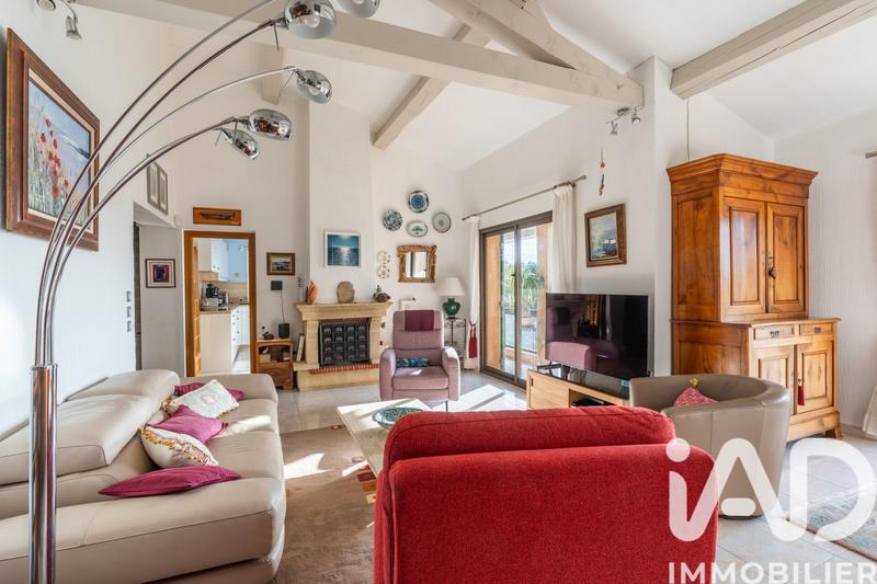 Maison - 230 m² - 7 pièces