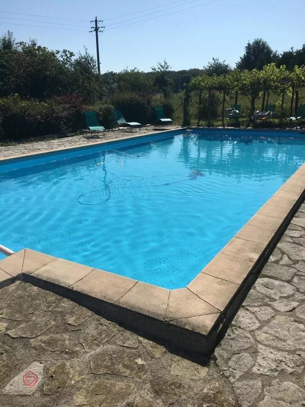 Propriété - 356 m² - 15 pièces