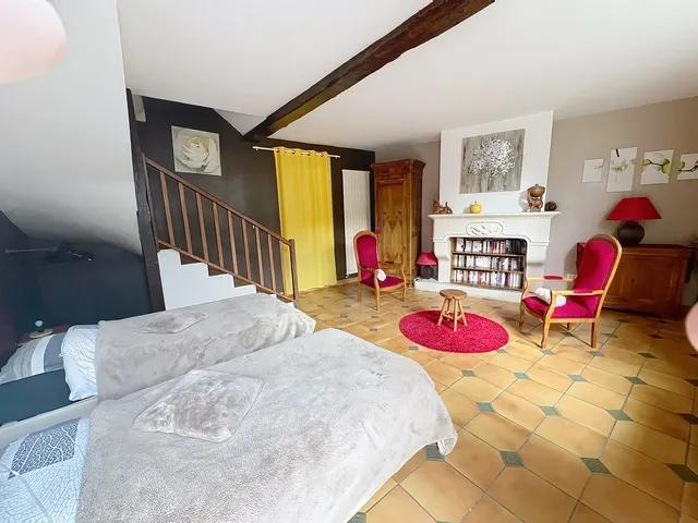 Corps de ferme - 250 m² - 10 pièces