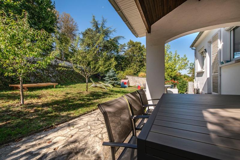 Maison - 266 m² - 9 pièces