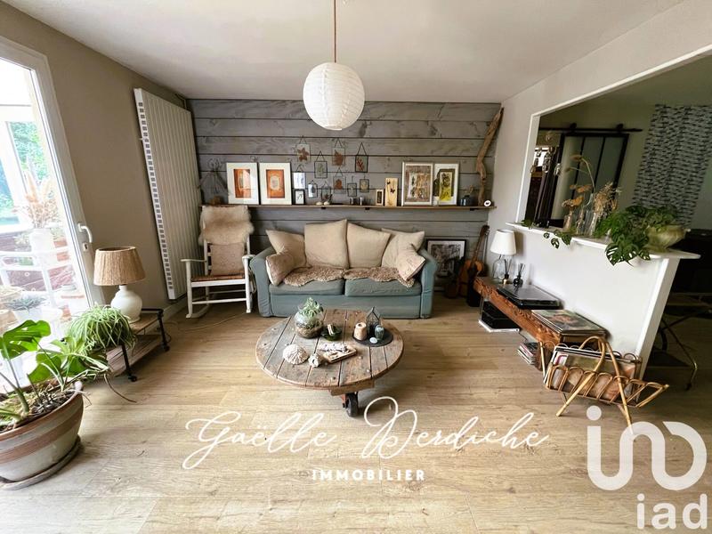 Maison - 213 m² - 8 pièces