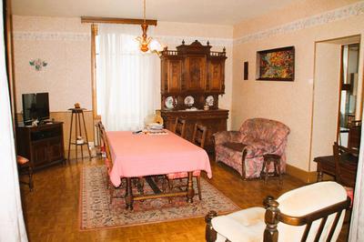 Maison - 215 m² - 8 pièces