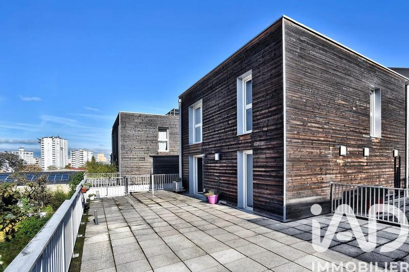 Appartement - 100 m² - 4 pièces