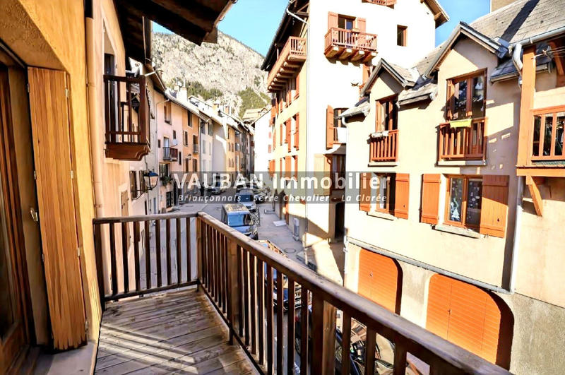 Appartement - 100 m² - 4 pièces