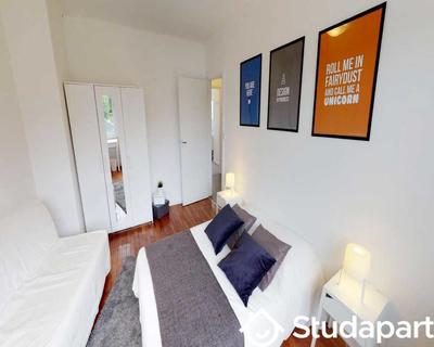 Chambre - 80 m² - 1 pièce