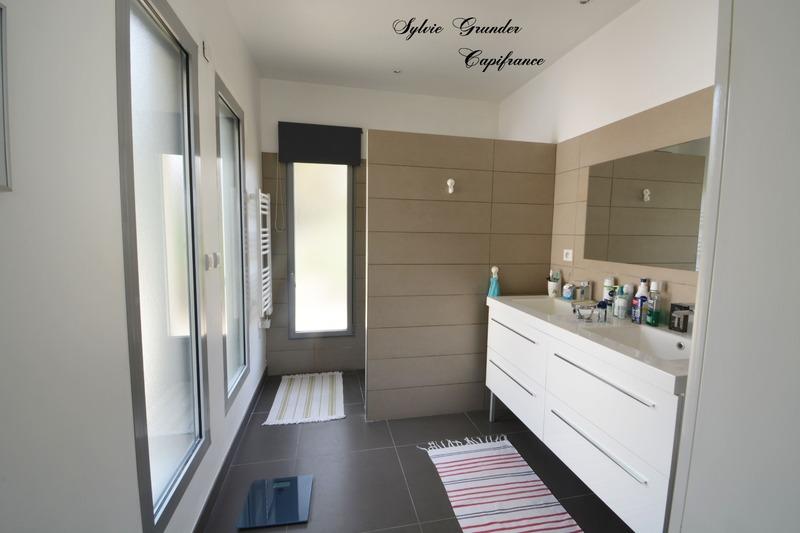 Maison - 180 m² - 5 pièces