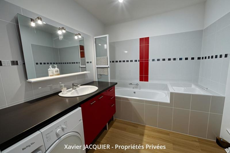 Appartement - 90 m² - 3 pièces