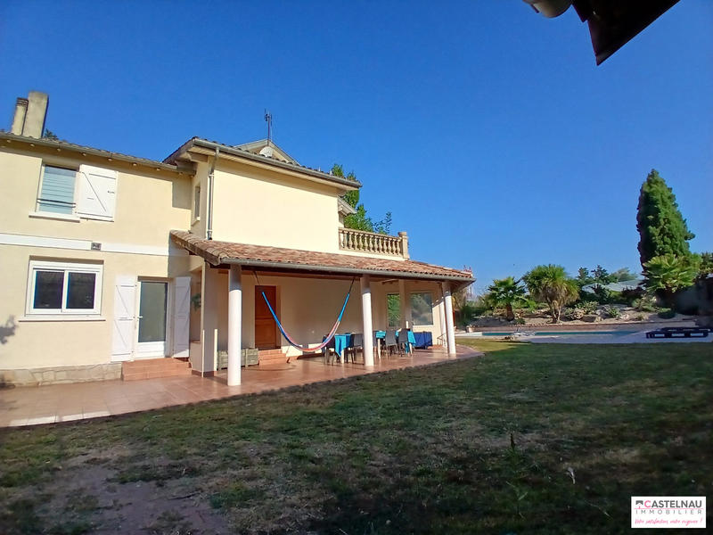 Maison traditionnelle - 182 m² - 6 pièces