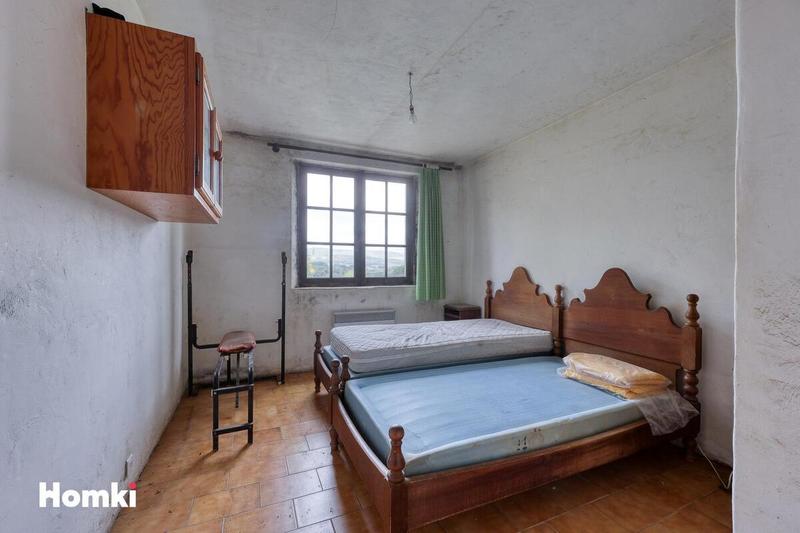 Maison - 200 m² - 5 pièces