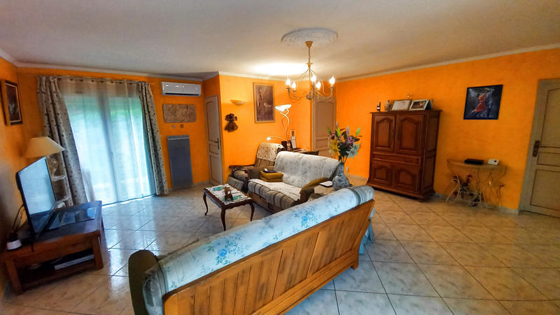 Villa - 137 m² - 6 pièces