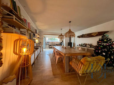 Maison - 152 m² - 7 pièces