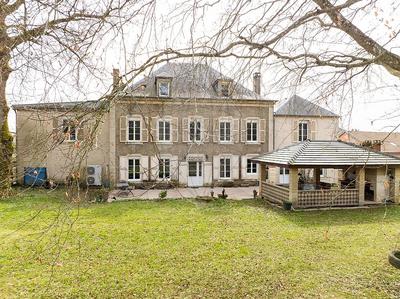 Château - 500 m² - 8 pièces