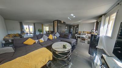 Maison - 254 m² - 7 pièces