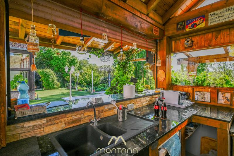 Bastide - 1 000 m² - 17 pièces