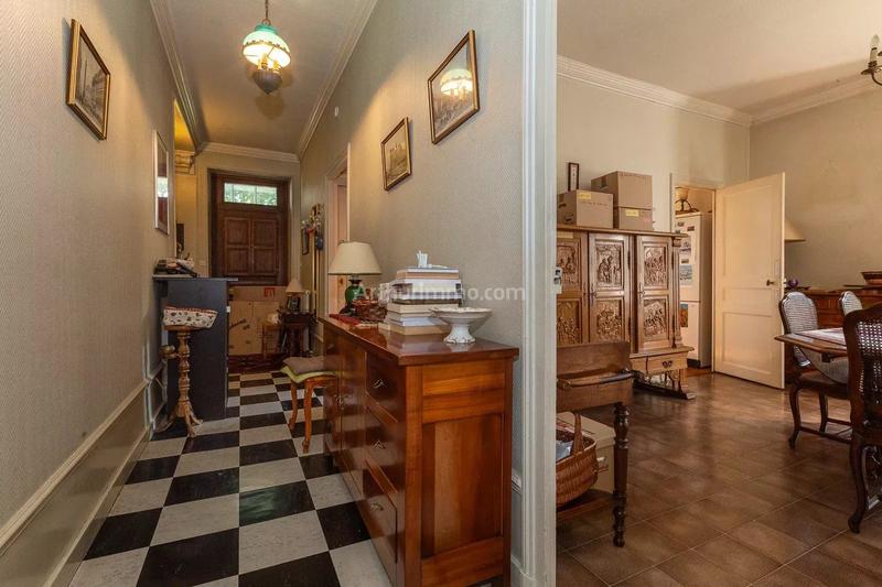 Maison - 210 m² - 8 pièces