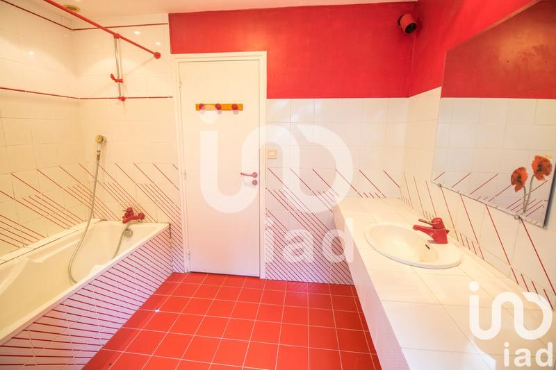 Maison - 208 m² - 8 pièces