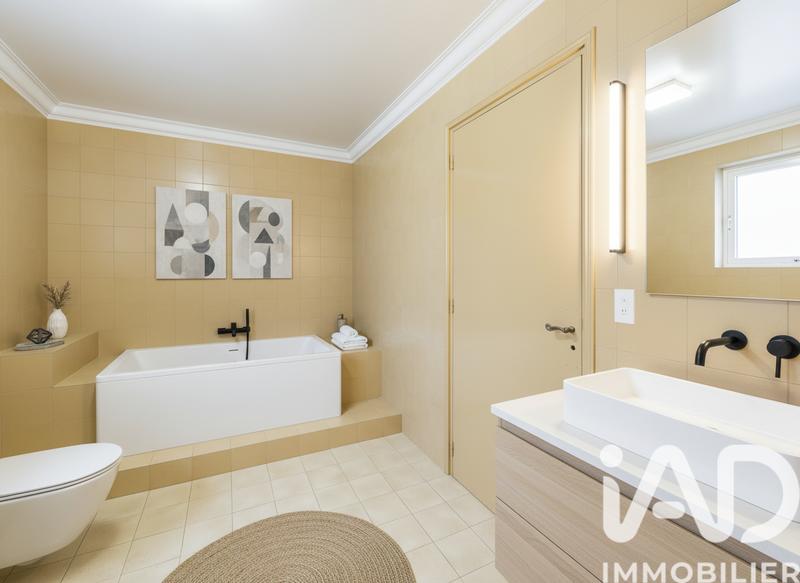 Maison - 167 m² - 6 pièces