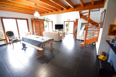 Maison - 143 m² - 10 pièces