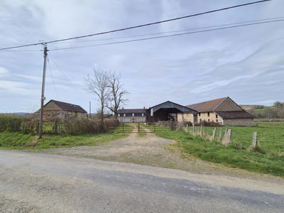 Château - 251 m² - 13 pièces