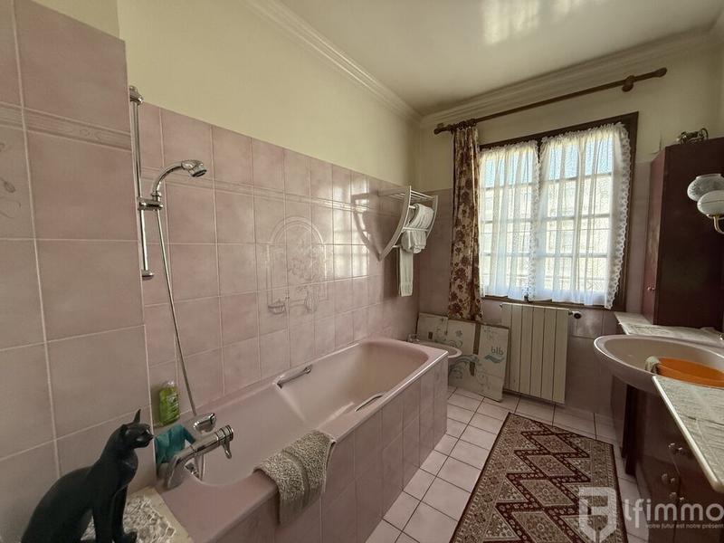 Pavillon - 200 m² - 8 pièces