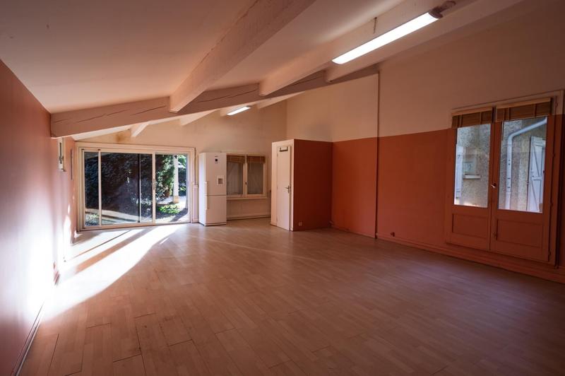 Maison - 230 m² - 8 pièces