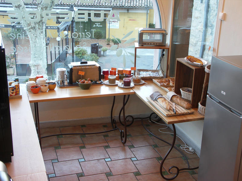 Fonds de commerce - 1 525 m²